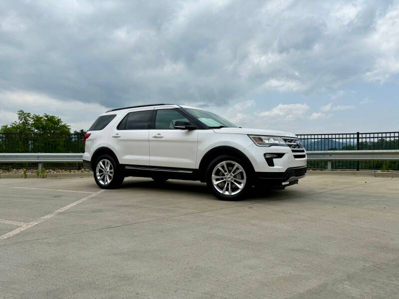 2018 Ford Explorer XLT AWD available for rent in Asheville NC